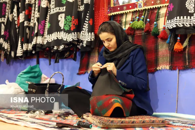 امضای تفاهم نامه ۳ همتی برای پشتیبانی از مشاغل حوزه صنایع دستی و توریست