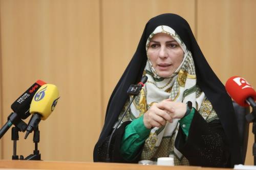 هیچ بانوی فعال در حوزه تولید نباید تنها بماند