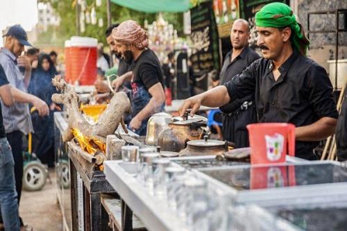 برگزاری موکب ایران یاران جوان در راه پیاده روی اربعین