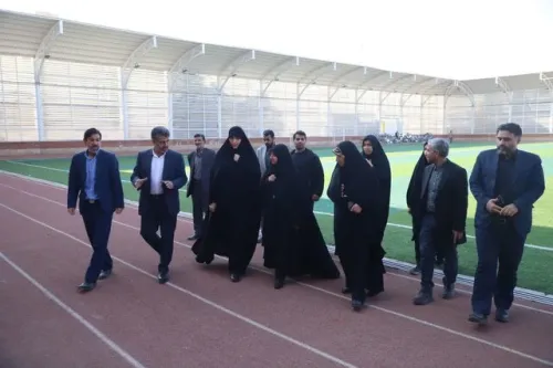 بازدید معاون امور زنان و خانواده رئیس دولت از ورزشگاه تختی قم
