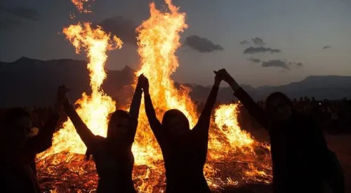 وقتی نوجوان و جوان ایرانی روایت خودش را از آئین های باستانی، کریسمس و ولنتاین می سازد